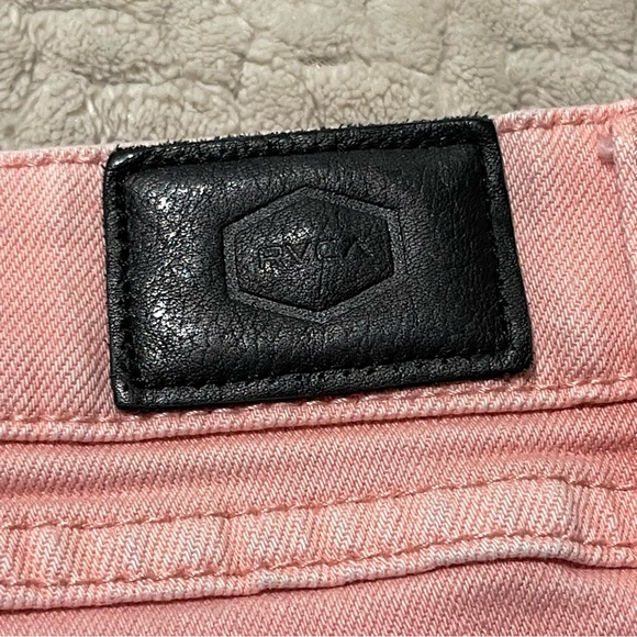 WOMEN’S RVCA PINK SHORTS - Picture 4 of 6